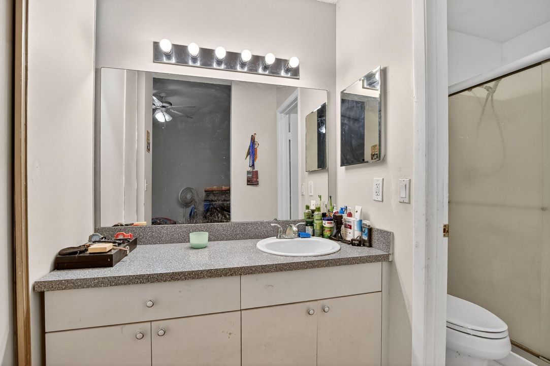 For Sale: $350,000 (2 beds, 2 baths, 1406 Square Feet)