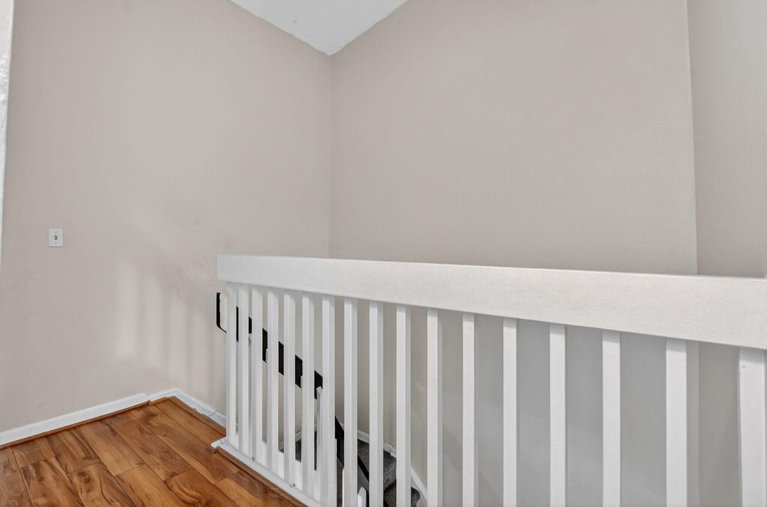 For Sale: $350,000 (2 beds, 2 baths, 1406 Square Feet)