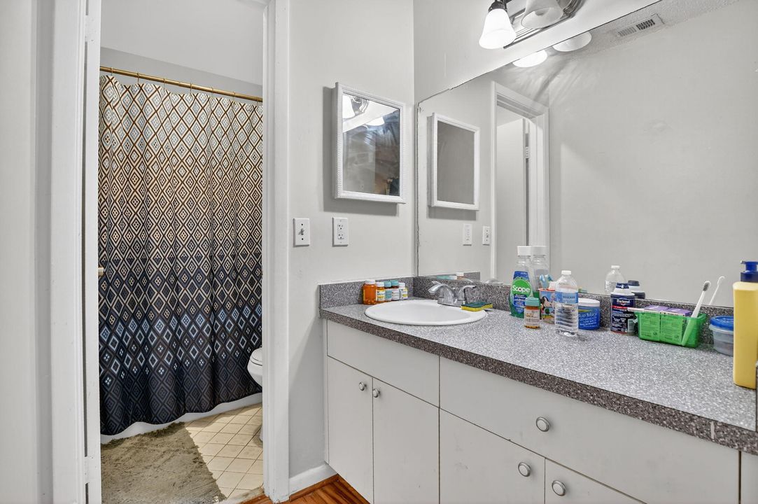 For Sale: $350,000 (2 beds, 2 baths, 1406 Square Feet)