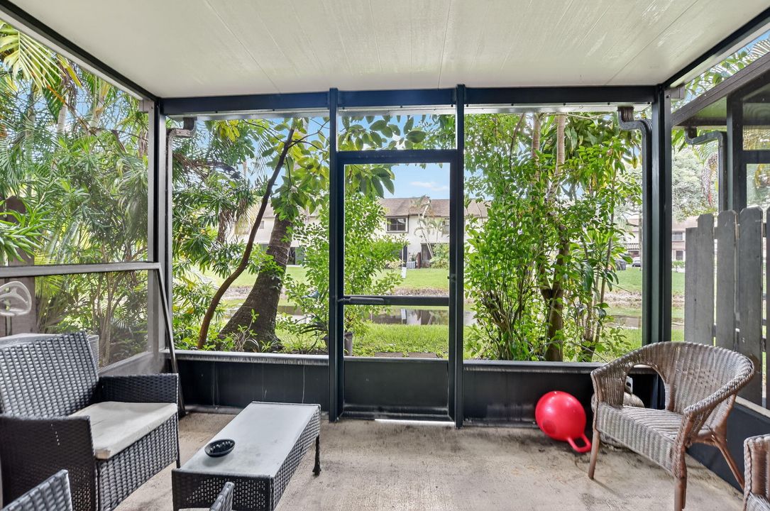 For Sale: $350,000 (2 beds, 2 baths, 1406 Square Feet)