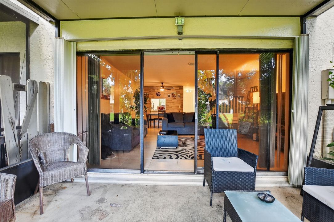 For Sale: $350,000 (2 beds, 2 baths, 1406 Square Feet)