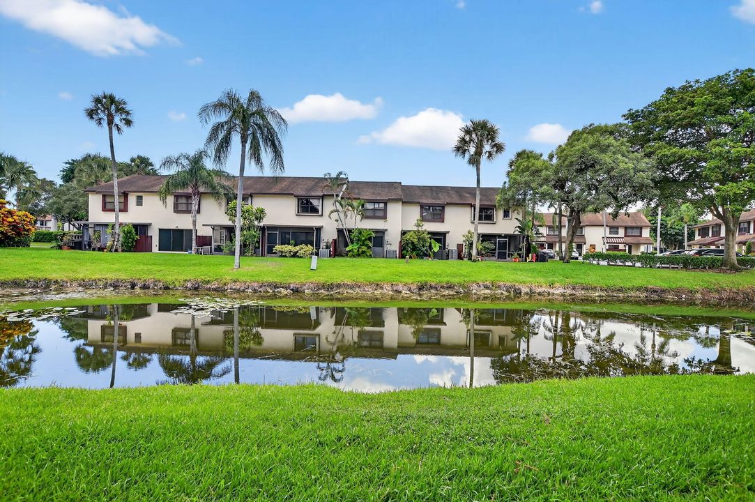 For Sale: $350,000 (2 beds, 2 baths, 1406 Square Feet)