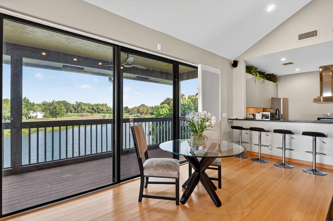 合同活跃: $125,000 (1 贝兹, 1 浴室, 1104 平方英尺)