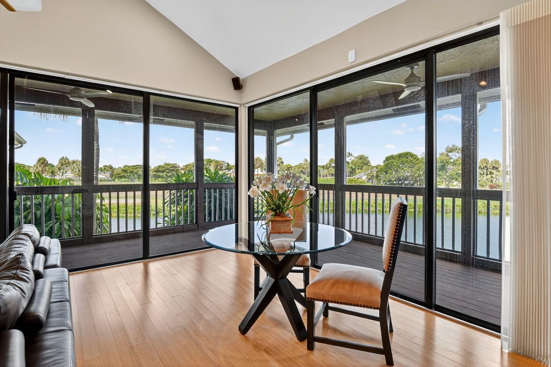 合同活跃: $125,000 (1 贝兹, 1 浴室, 1104 平方英尺)