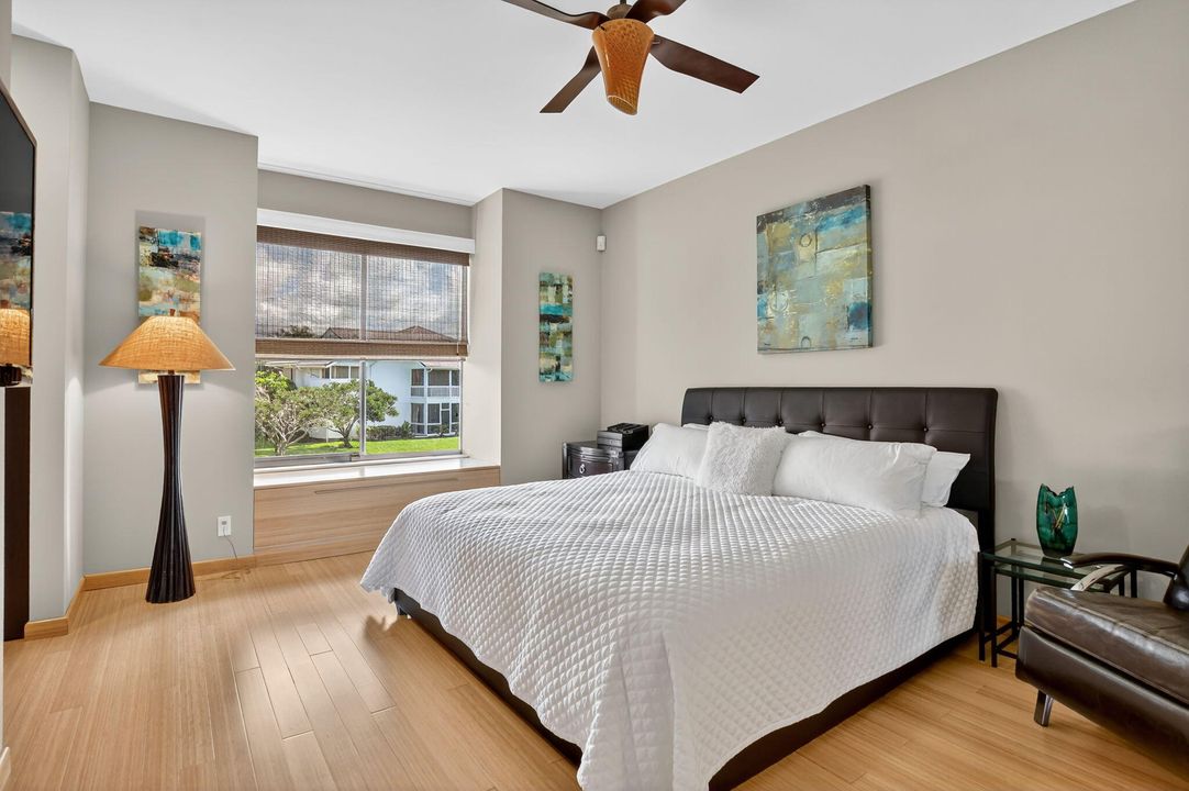 合同活跃: $125,000 (1 贝兹, 1 浴室, 1104 平方英尺)