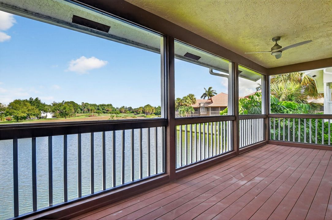 合同活跃: $125,000 (1 贝兹, 1 浴室, 1104 平方英尺)