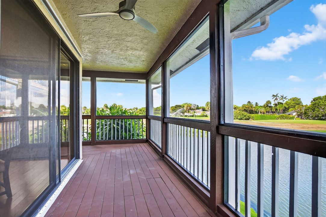 合同活跃: $125,000 (1 贝兹, 1 浴室, 1104 平方英尺)