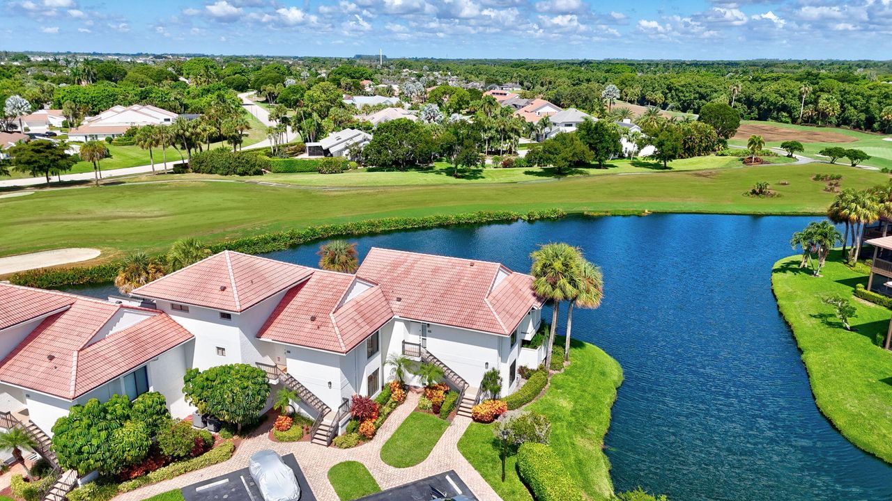 合同活跃: $125,000 (1 贝兹, 1 浴室, 1104 平方英尺)