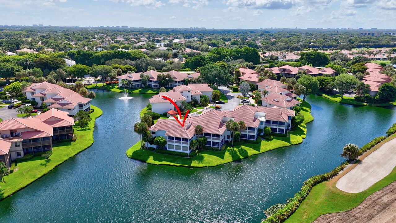 合同活跃: $125,000 (1 贝兹, 1 浴室, 1104 平方英尺)