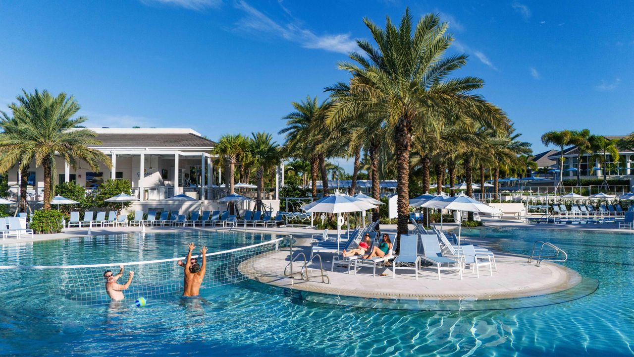 合同活跃: $125,000 (1 贝兹, 1 浴室, 1104 平方英尺)