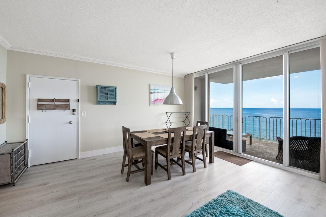 Recently Rented: $4,000 (2 beds, 2 baths, 1176 Square Feet)