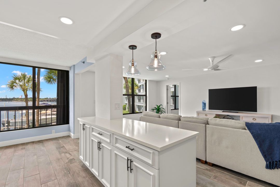 Activo con contrato: $865,000 (2 camas, 2 baños, 1300 Pies cuadrados)