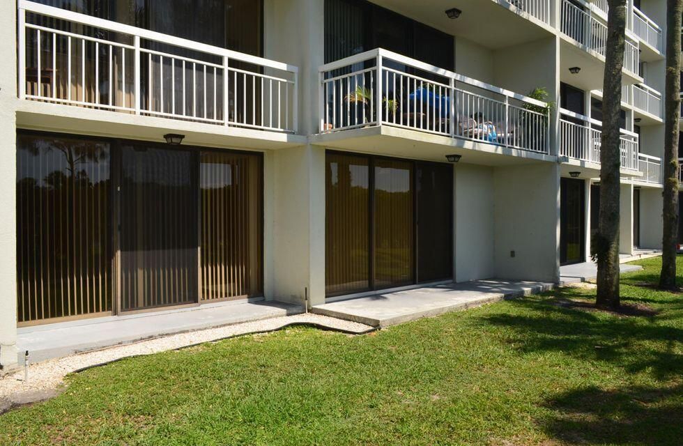 合同活跃: $2,100 (2 贝兹, 2 浴室, 1442 平方英尺)