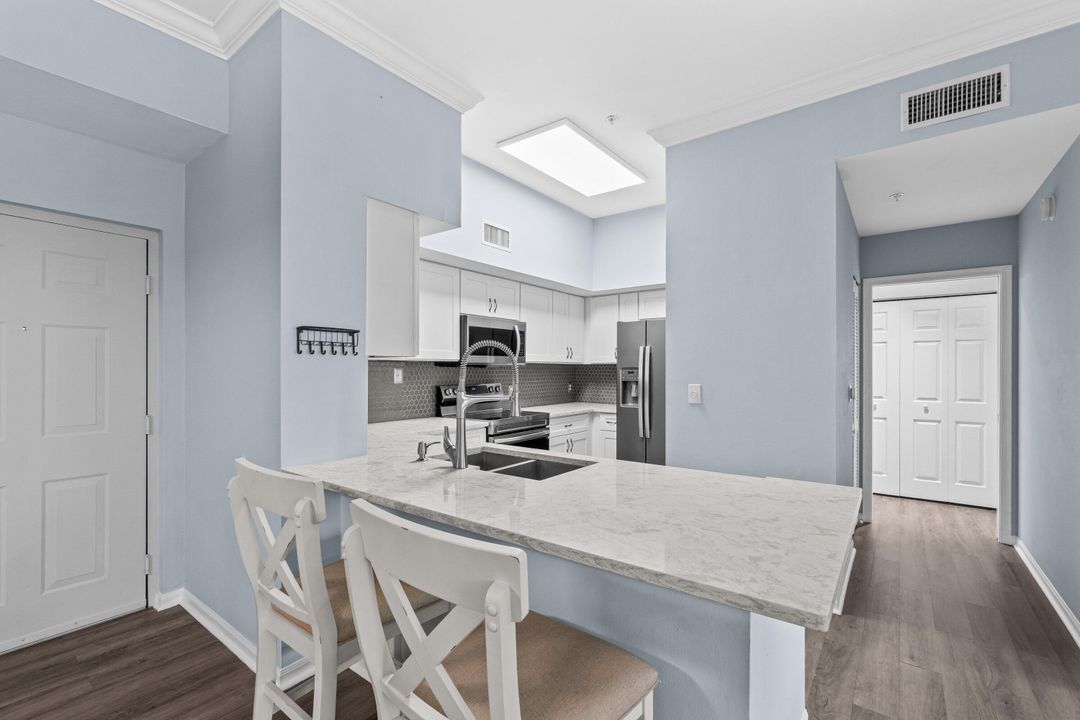 合同活跃: $3,200 (3 贝兹, 2 浴室, 1479 平方英尺)