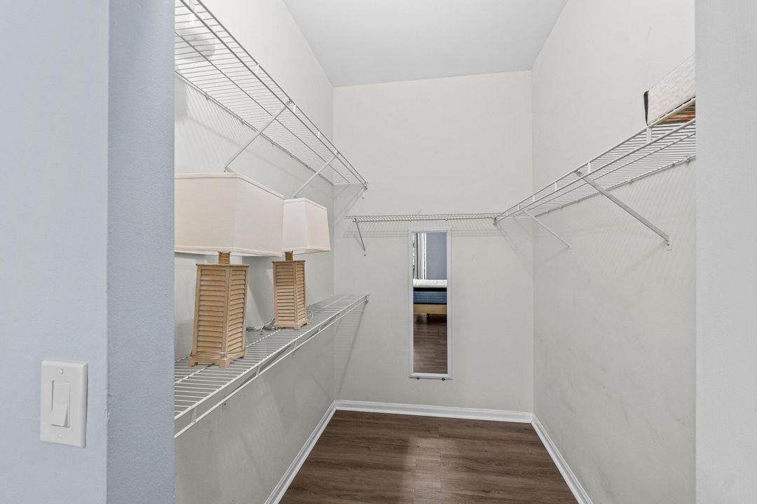 合同活跃: $3,200 (3 贝兹, 2 浴室, 1479 平方英尺)