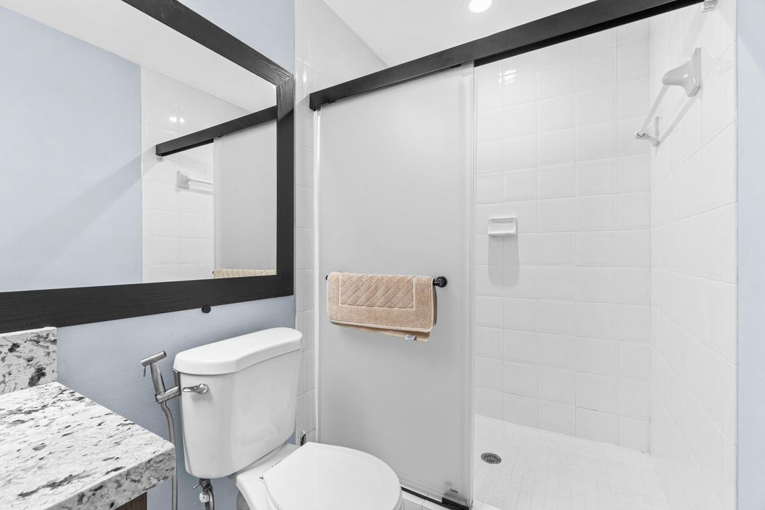 合同活跃: $3,200 (3 贝兹, 2 浴室, 1479 平方英尺)