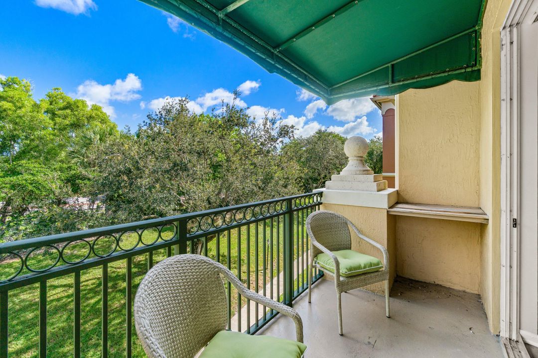 合同活跃: $3,200 (3 贝兹, 2 浴室, 1479 平方英尺)