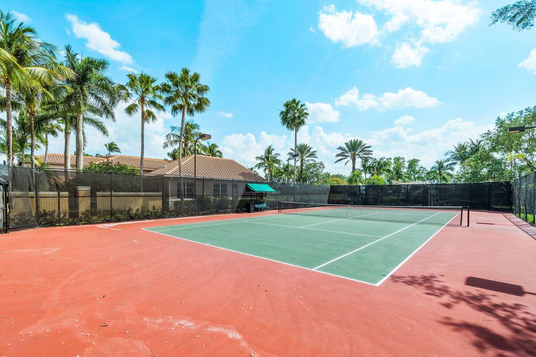 合同活跃: $3,200 (3 贝兹, 2 浴室, 1479 平方英尺)