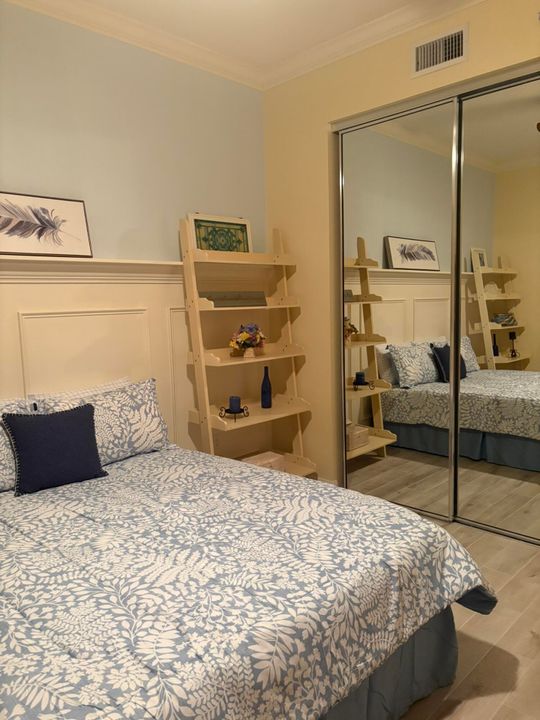 For Sale: $419,000 (2 beds, 2 baths, 1989 Square Feet)