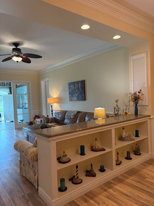 For Sale: $419,000 (2 beds, 2 baths, 1989 Square Feet)