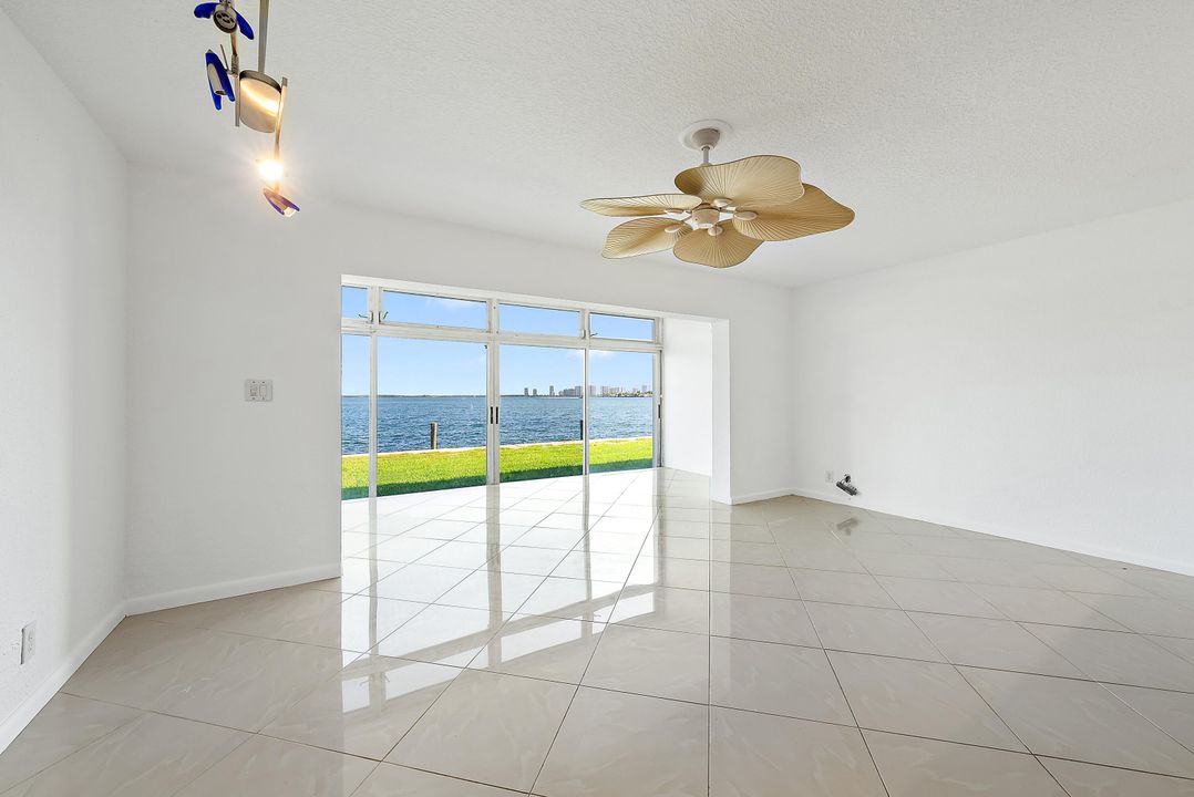 合同活跃: $199,000 (1 贝兹, 1 浴室, 677 平方英尺)