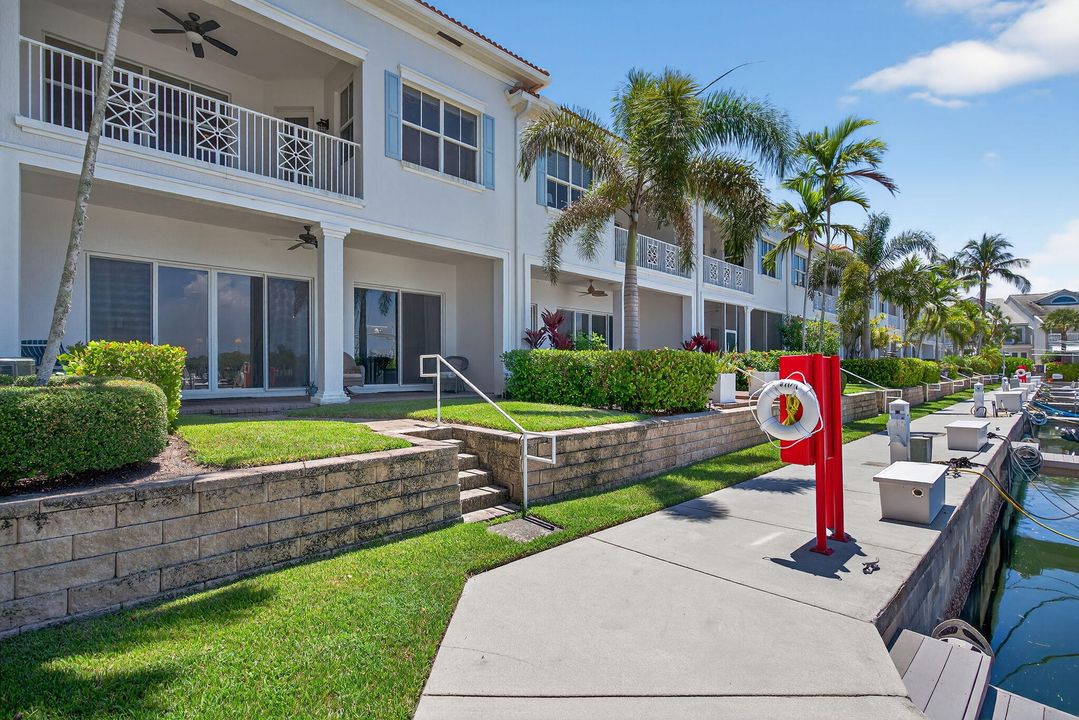 Activo con contrato: $8,500 (3 camas, 2 baños, 3008 Pies cuadrados)