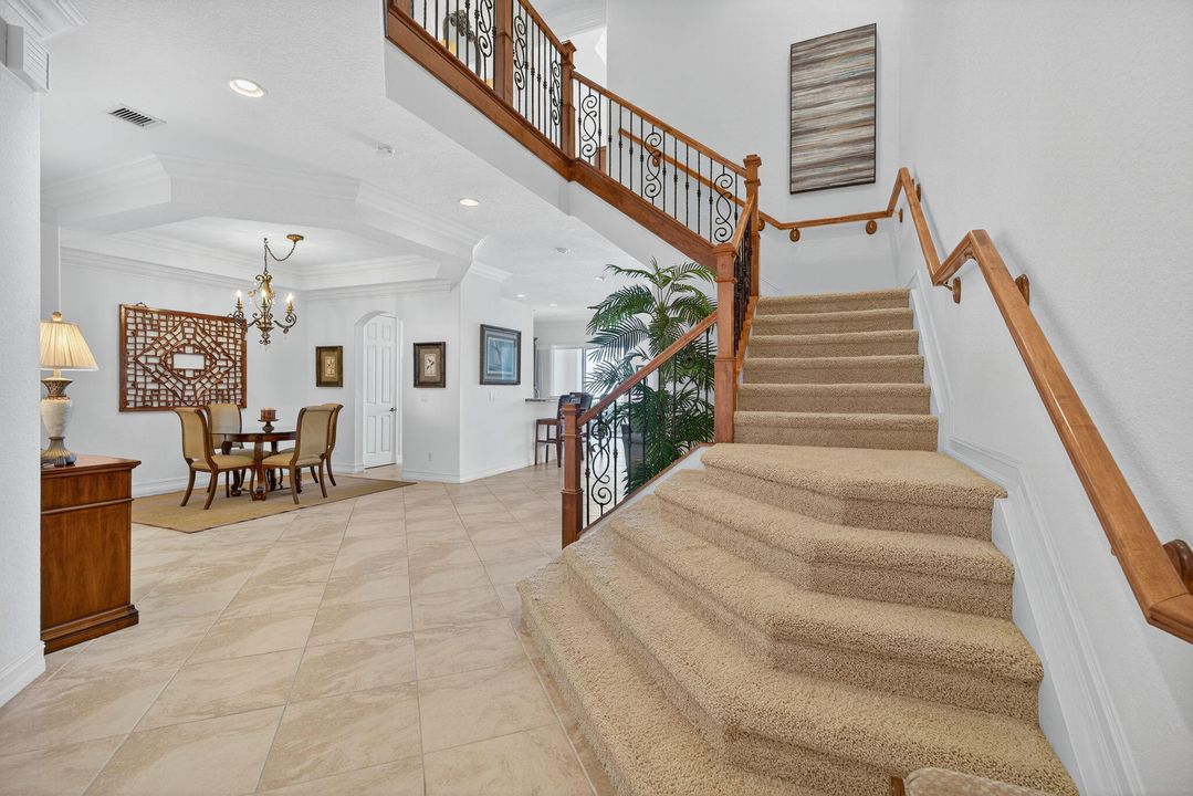 Activo con contrato: $8,500 (3 camas, 2 baños, 3008 Pies cuadrados)