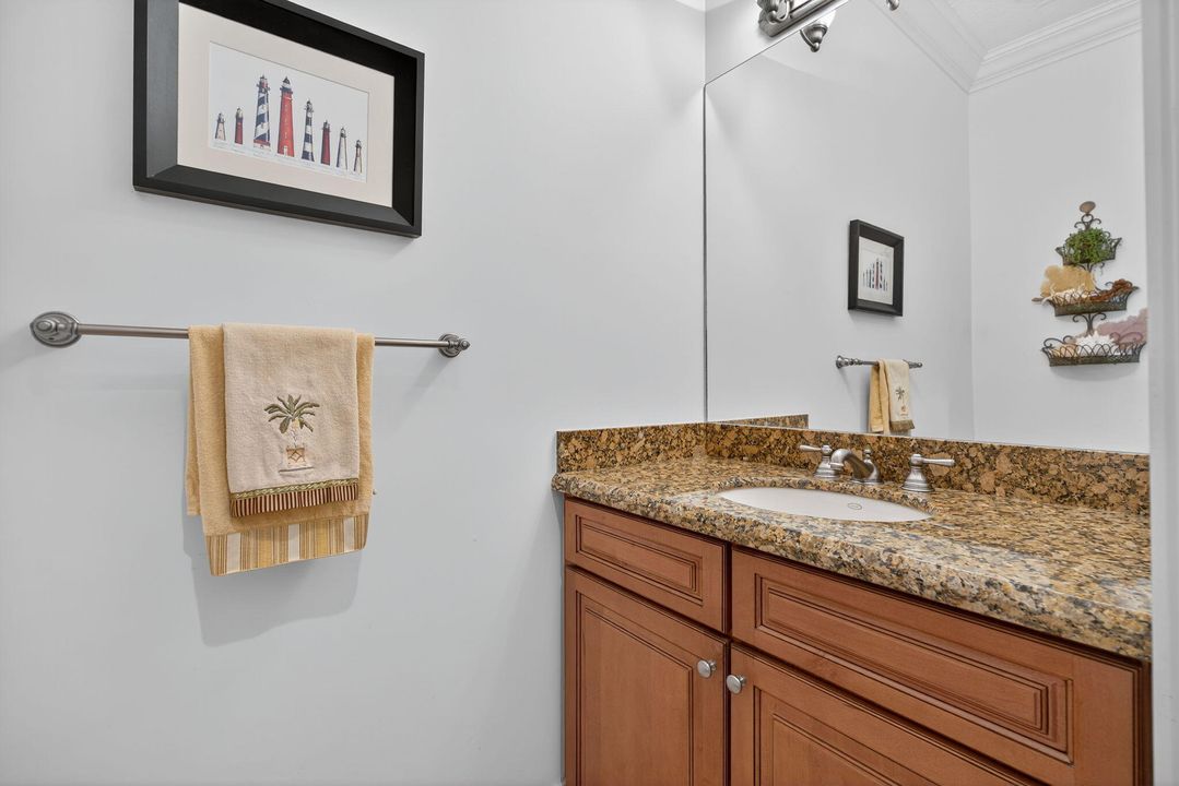 Activo con contrato: $8,500 (3 camas, 2 baños, 3008 Pies cuadrados)