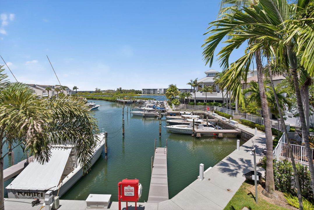 Activo con contrato: $8,500 (3 camas, 2 baños, 3008 Pies cuadrados)