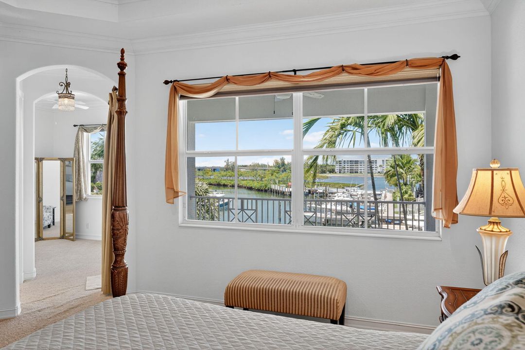 Activo con contrato: $8,500 (3 camas, 2 baños, 3008 Pies cuadrados)