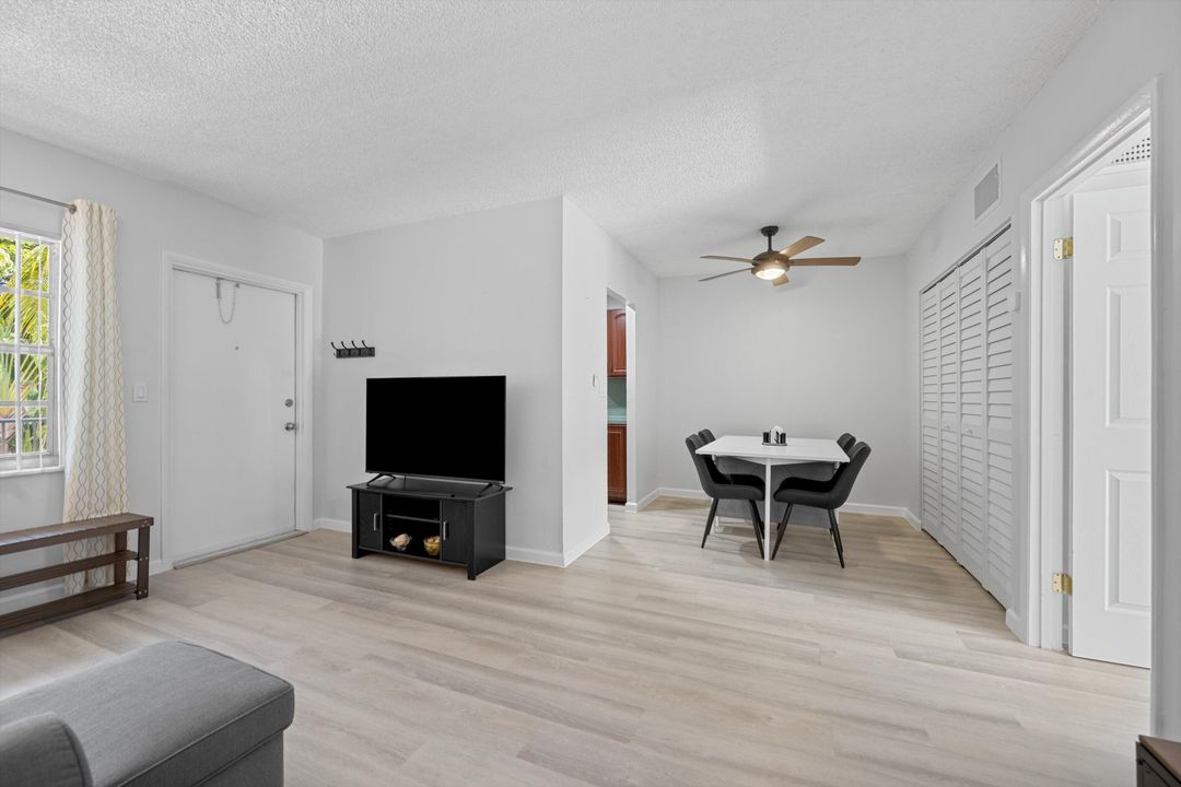 На продажу: $185,000 (1 спален, 1 ванн, 535 Квадратных фут)