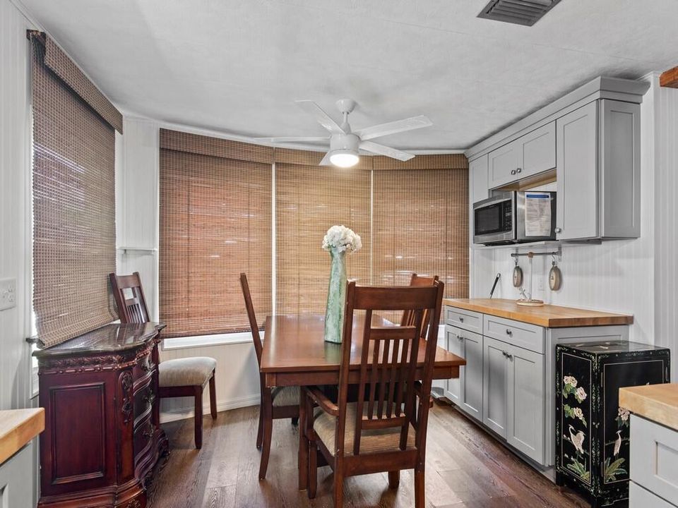 For Sale: $80,000 (2 beds, 2 baths, 984 Square Feet)