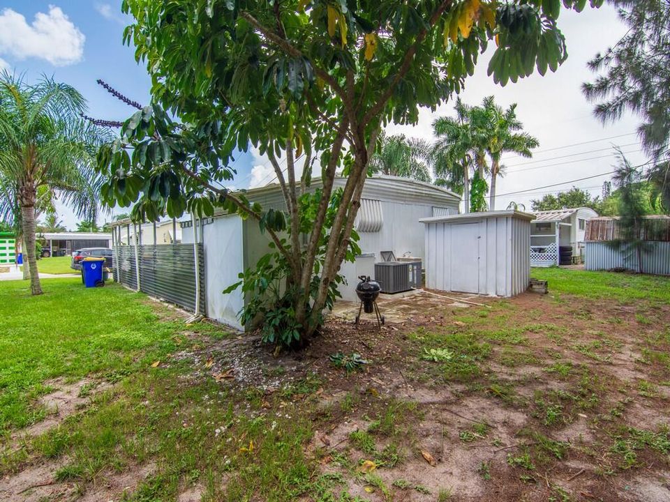 For Sale: $80,000 (2 beds, 2 baths, 984 Square Feet)