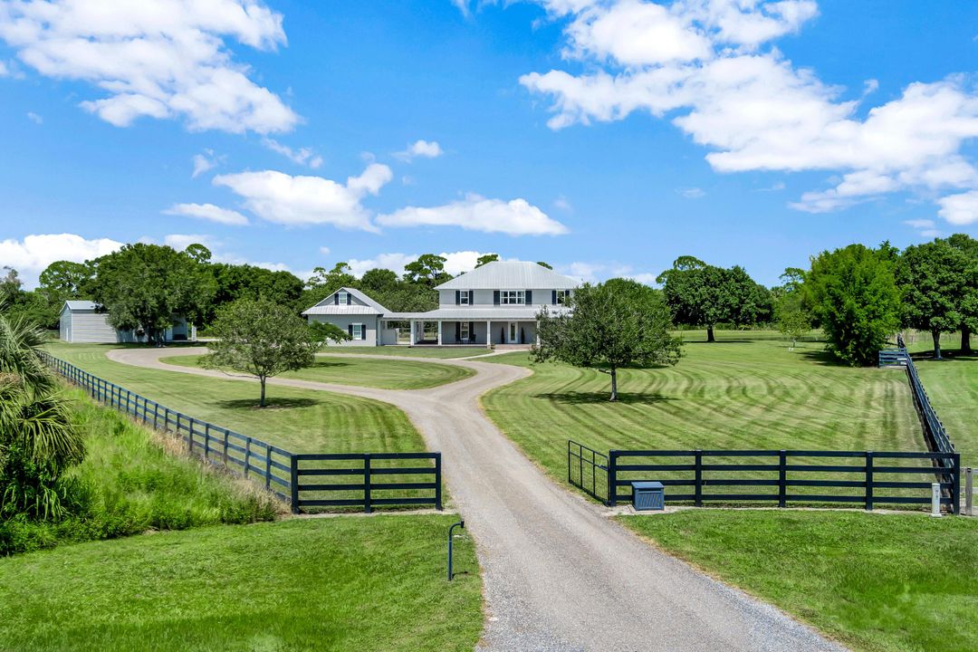For Sale: $2,095,000 (4 beds, 3 baths, 4290 Square Feet)