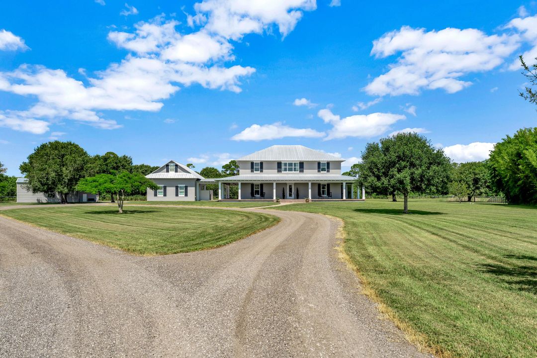 For Sale: $2,095,000 (4 beds, 3 baths, 4290 Square Feet)