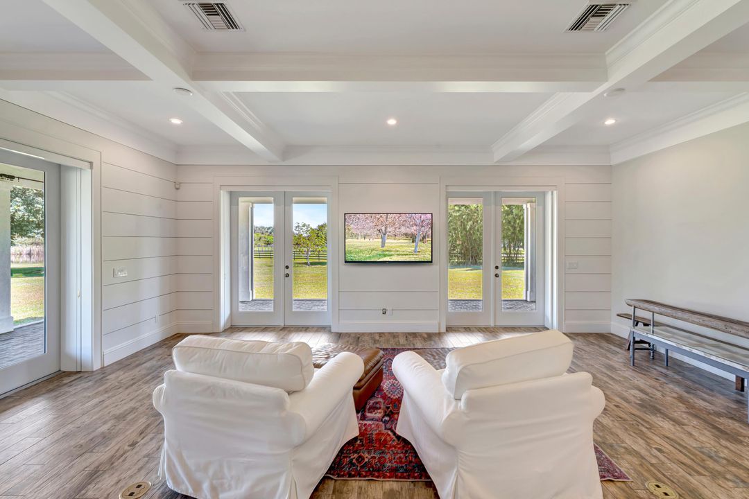 For Sale: $2,095,000 (4 beds, 3 baths, 4290 Square Feet)