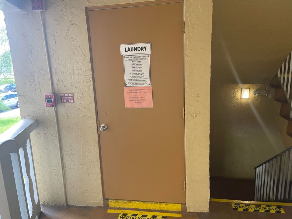 Active With Contract: $145,900 (2 beds, 1 baths, 825 Square Feet)