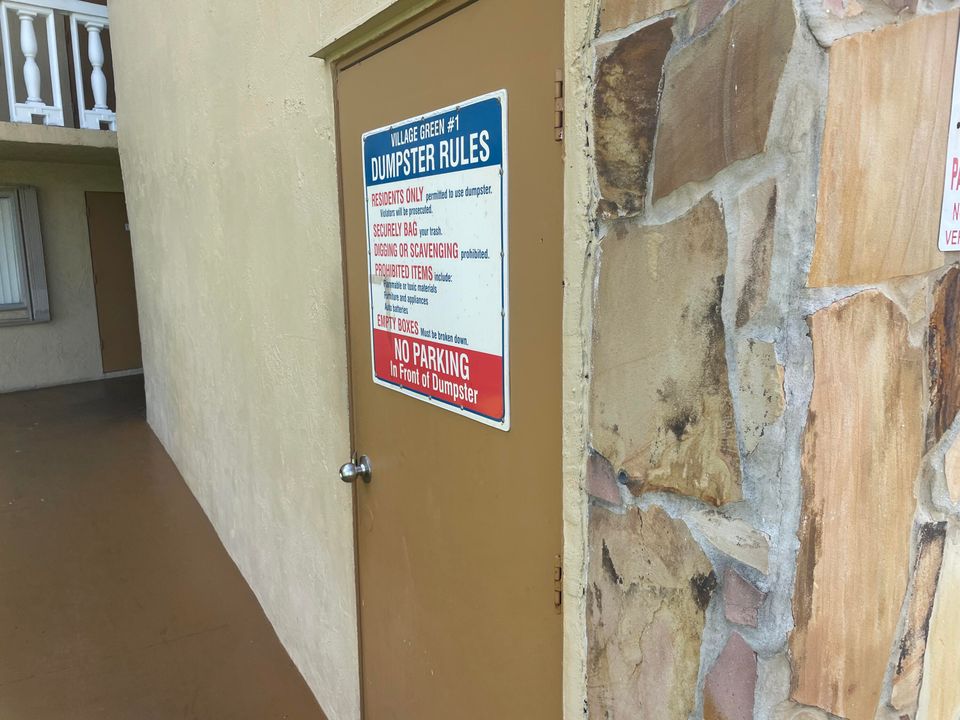 Active With Contract: $145,900 (2 beds, 1 baths, 825 Square Feet)