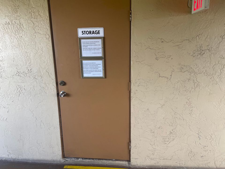 Active With Contract: $145,900 (2 beds, 1 baths, 825 Square Feet)