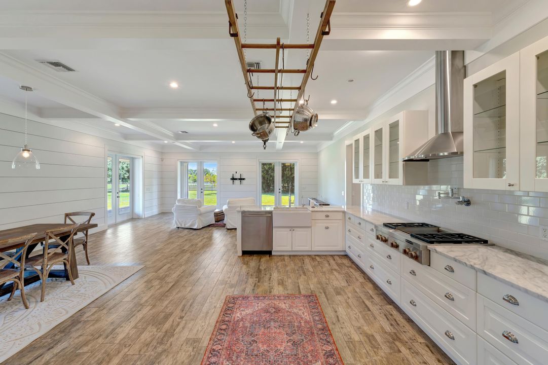 For Sale: $2,095,000 (4 beds, 3 baths, 4290 Square Feet)