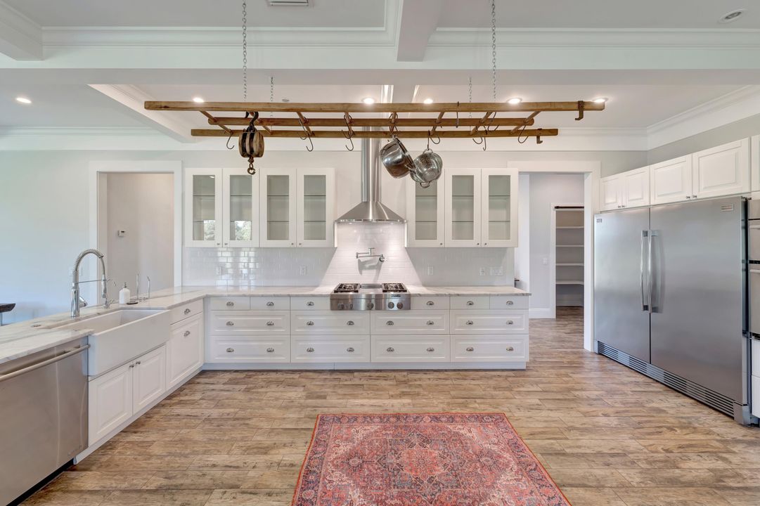 For Sale: $2,095,000 (4 beds, 3 baths, 4290 Square Feet)