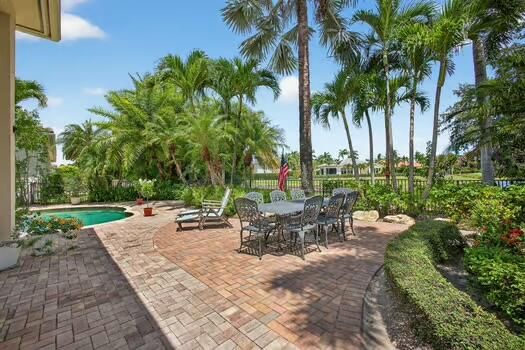 Active With Contract: $2,450,000 (3 beds, 4 baths, 3433 Square Feet)