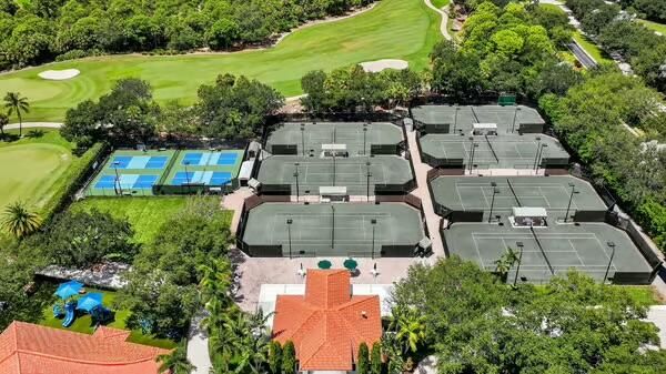 Active With Contract: $2,450,000 (3 beds, 4 baths, 3433 Square Feet)