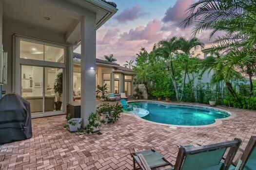 Active With Contract: $2,450,000 (3 beds, 4 baths, 3433 Square Feet)
