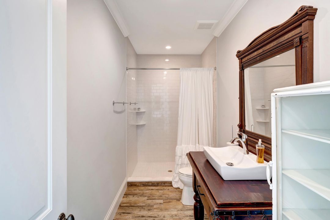 For Sale: $2,095,000 (4 beds, 3 baths, 4290 Square Feet)