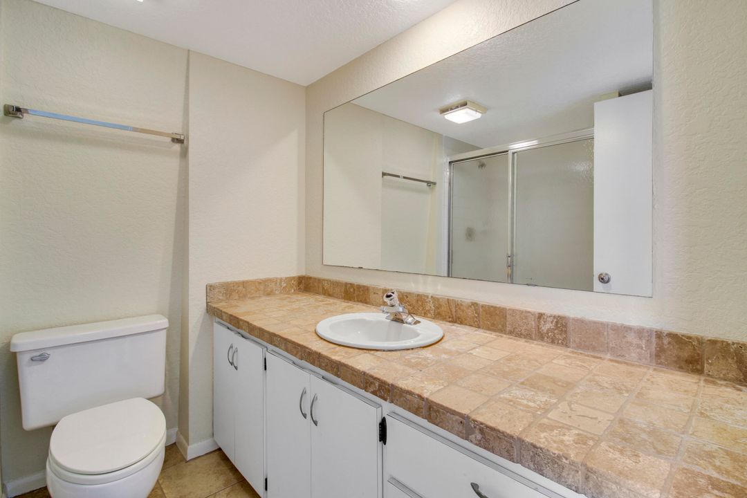 待售: $335,000 (2 贝兹, 2 浴室, 1325 平方英尺)