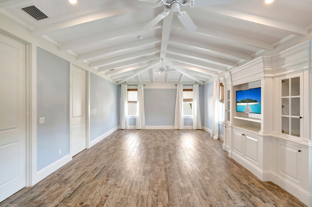 For Sale: $2,095,000 (4 beds, 3 baths, 4290 Square Feet)