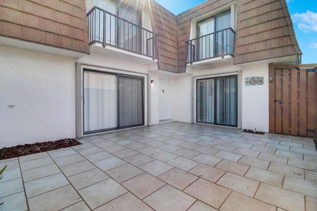 待售: $335,000 (2 贝兹, 2 浴室, 1325 平方英尺)