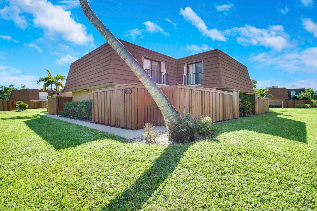 待售: $335,000 (2 贝兹, 2 浴室, 1325 平方英尺)