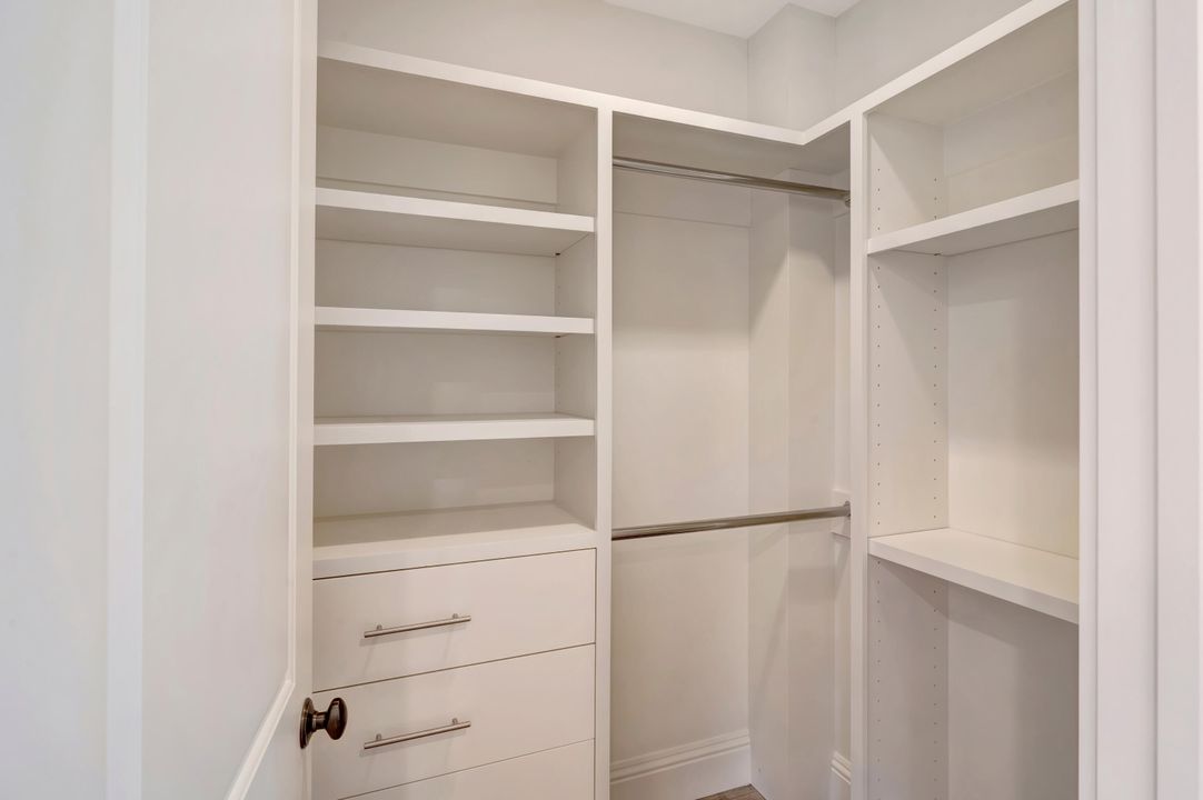 For Sale: $2,095,000 (4 beds, 3 baths, 4290 Square Feet)